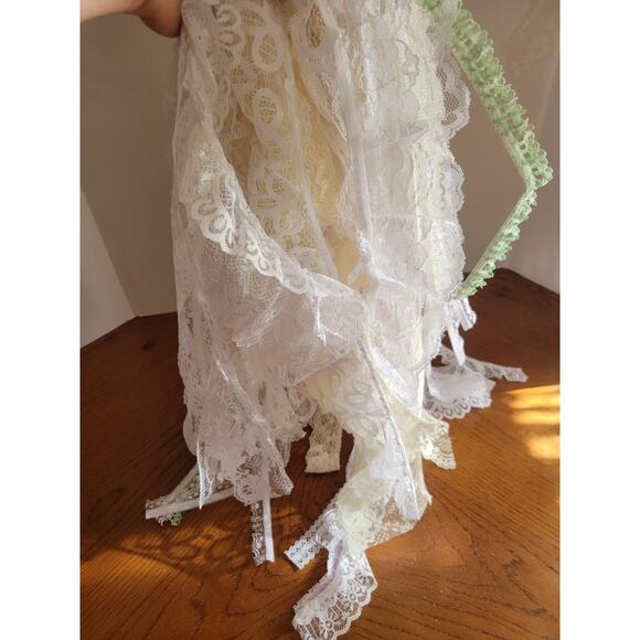 Lot of 27 Yards Assorted White Floral Lace Junk Journal Scrap booking Arts Craft - Picture 10 of 11